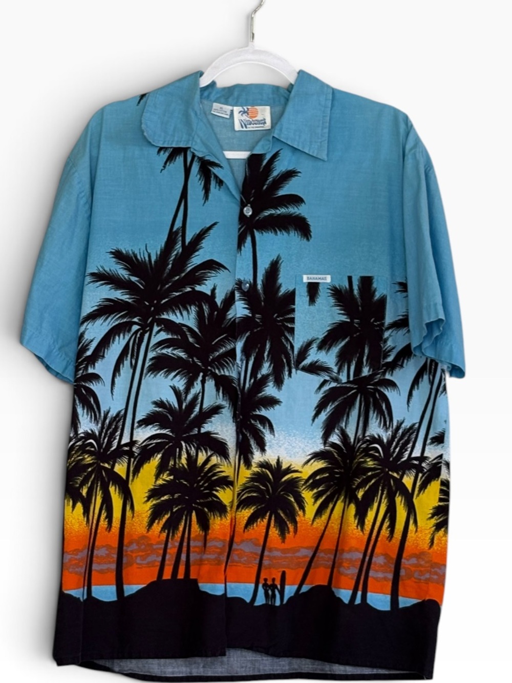 Vintage Windswept in the Bahamas
Hawaiian Resort Shirt Size XL